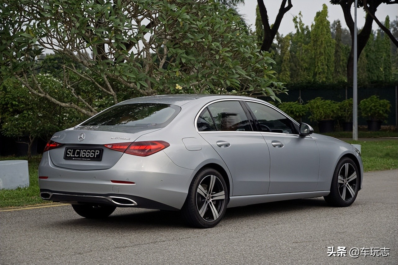 新款奔驰入门级c180,2022款奔驰c180