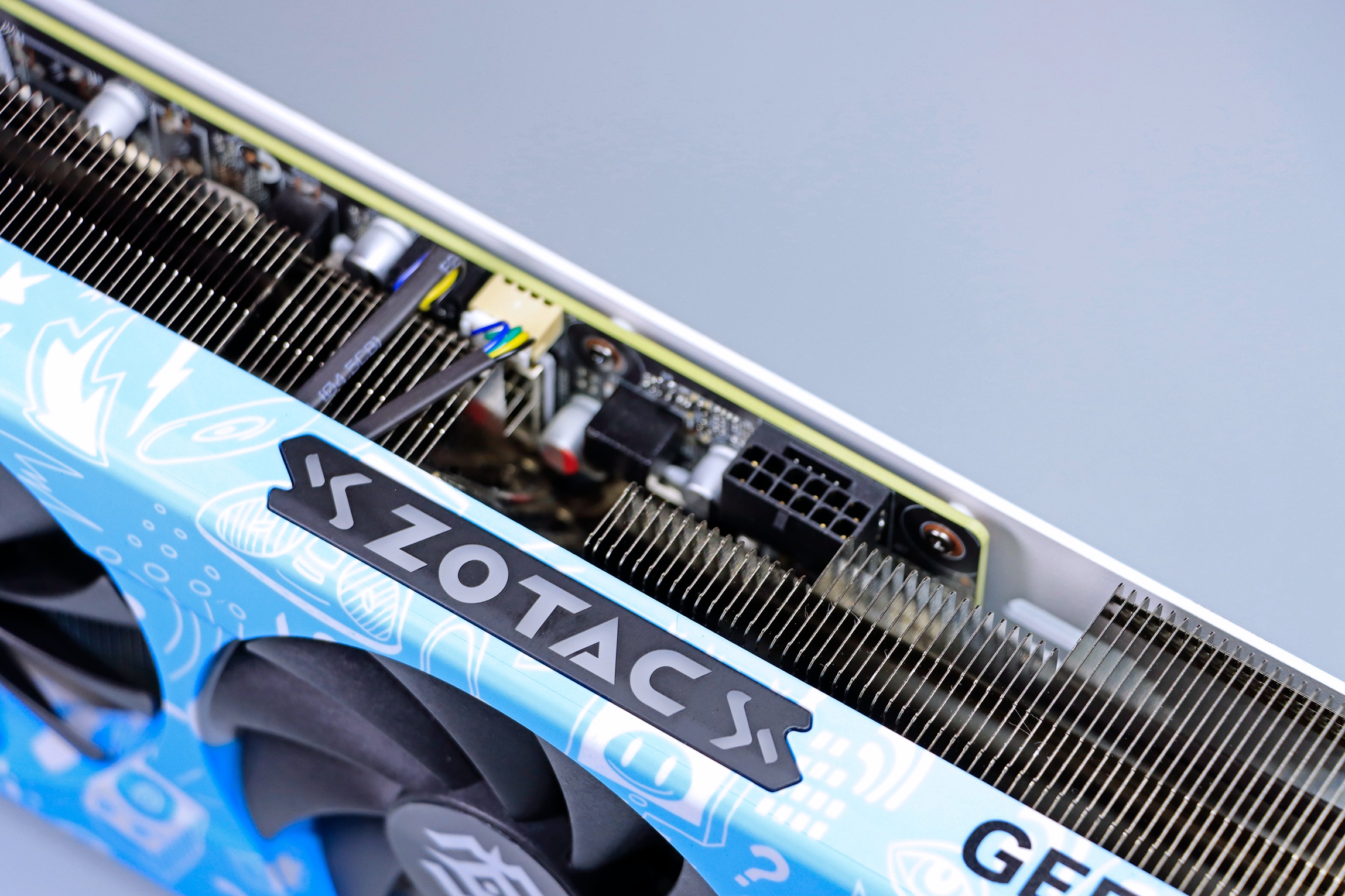 b760-ggaming小吹雪主机搭配,b760-g吹雪13600kf测评