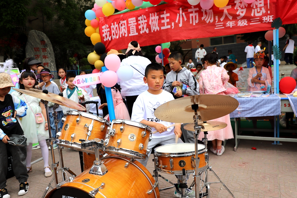 城关小学一年级跳蚤市场,跳蚤市场小学卖乒乓球