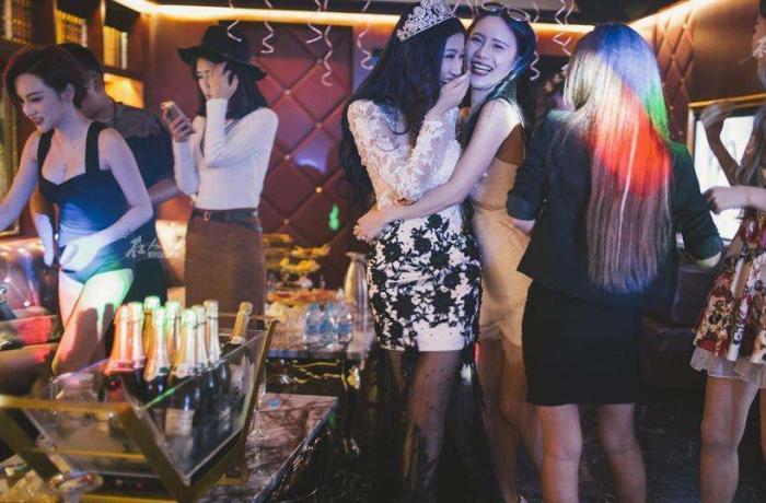 上海名媛的奇葩拼单，致32人交叉感染脚气？