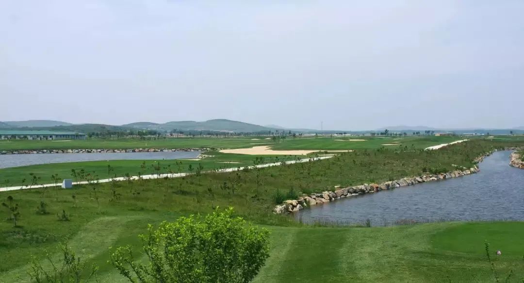 欧洲顶级的23座五星级球场,世界最大的海滨球场