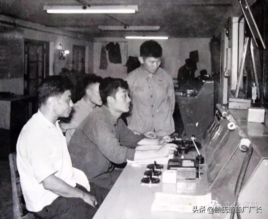 神舟卫星飞天,东方红一号卫星在太空飞行视频