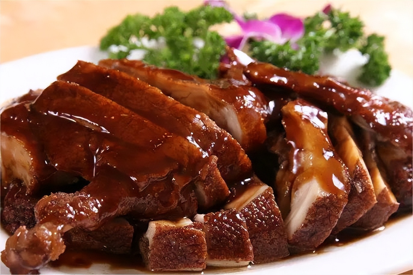 周黑鸭创始人周富裕的创业故事,周黑鸭创始人经历