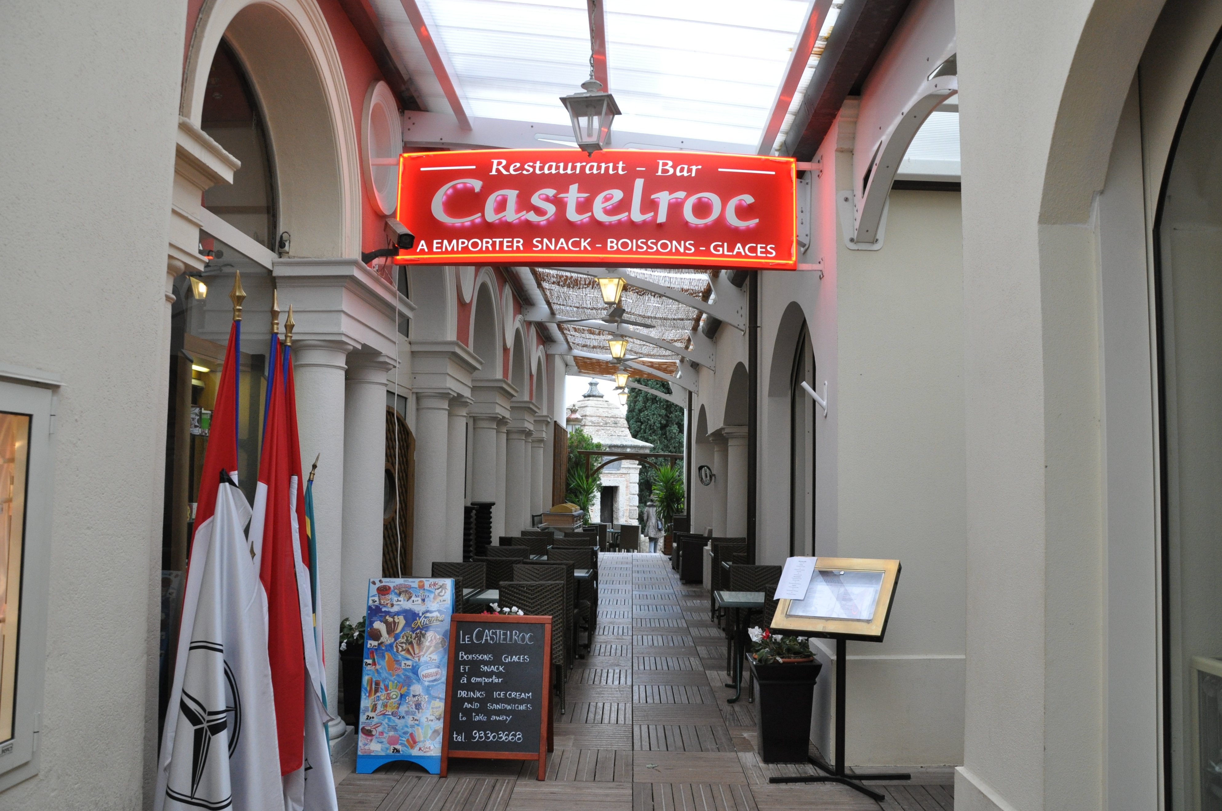 摩纳哥：拥有巨大财富的世界第二小国家，奢华的旅游度假胜地