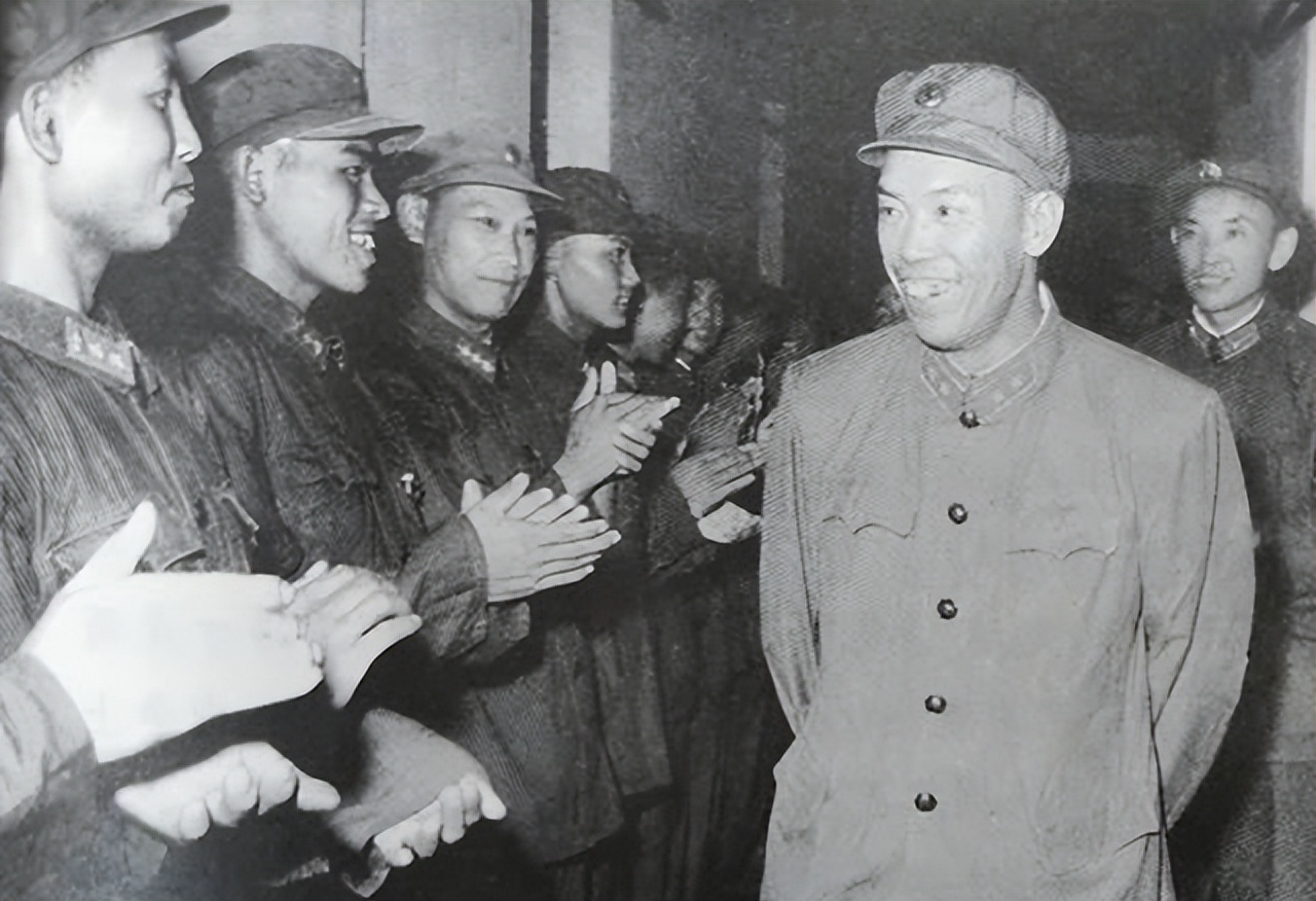 1947年，梁兴初买烟发现没带钱，给刘亚楼打电话：借我1万元