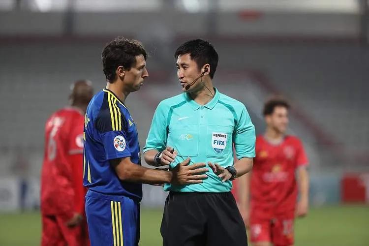 卡塔尔中国裁判马宁,卡塔尔世界杯马宁执法的比赛