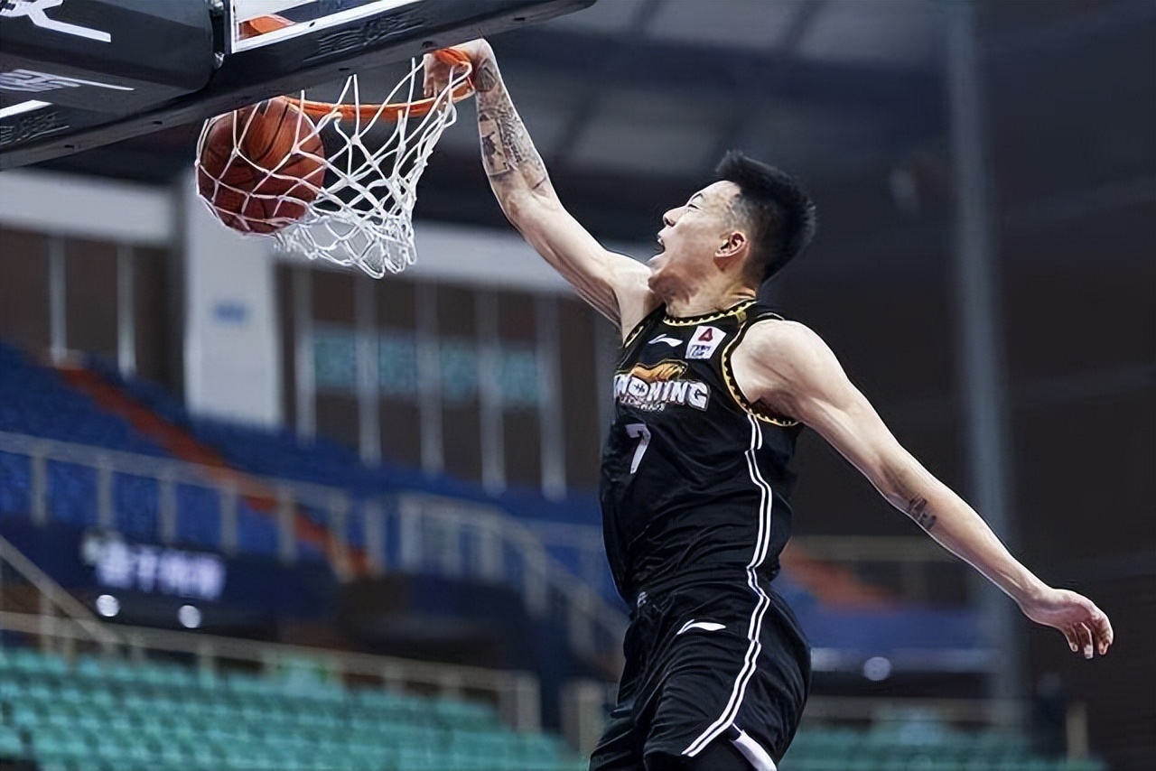 林书豪张镇麟现身野球场,张镇麟林书豪在成都