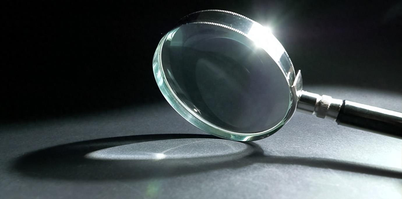 女导游穿紧身裤子被质疑,女导游贴身裤