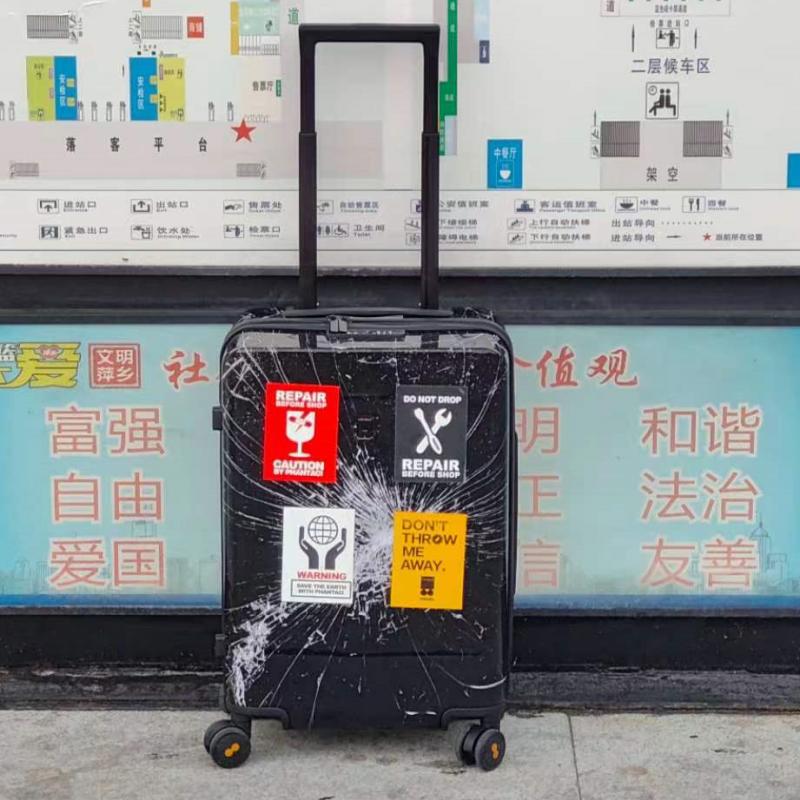 地平线八号行李箱周杰伦代言的吗,地平线行李箱周董