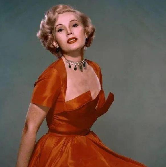 “最高级的*女妓**”：嫁老头撩鲜肉，9婚8离，与美国总统闹绯闻