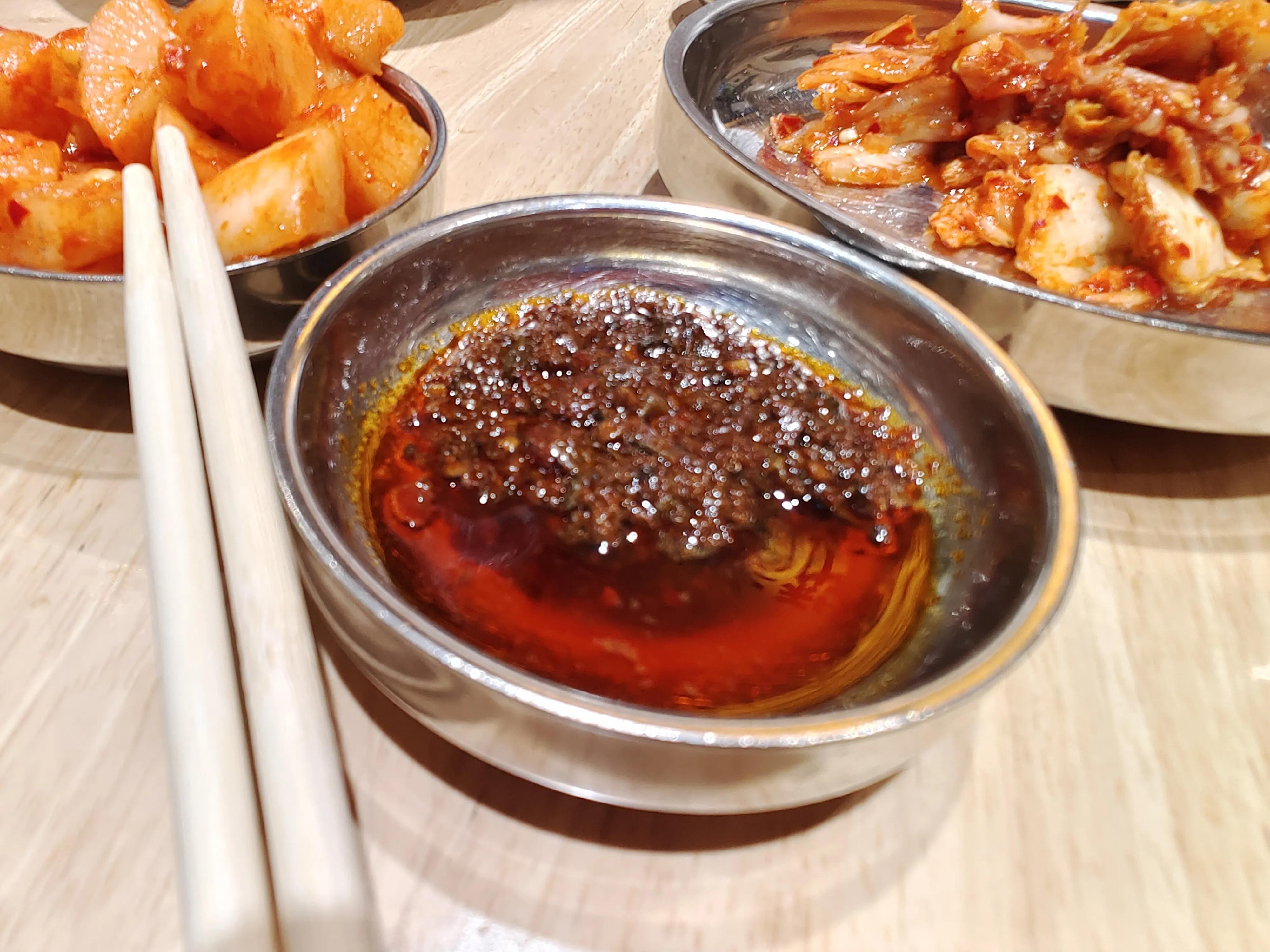 石家庄街边小店18元朝鲜族牛肉汤饭牛肉汤无限续米饭泡菜免费吃