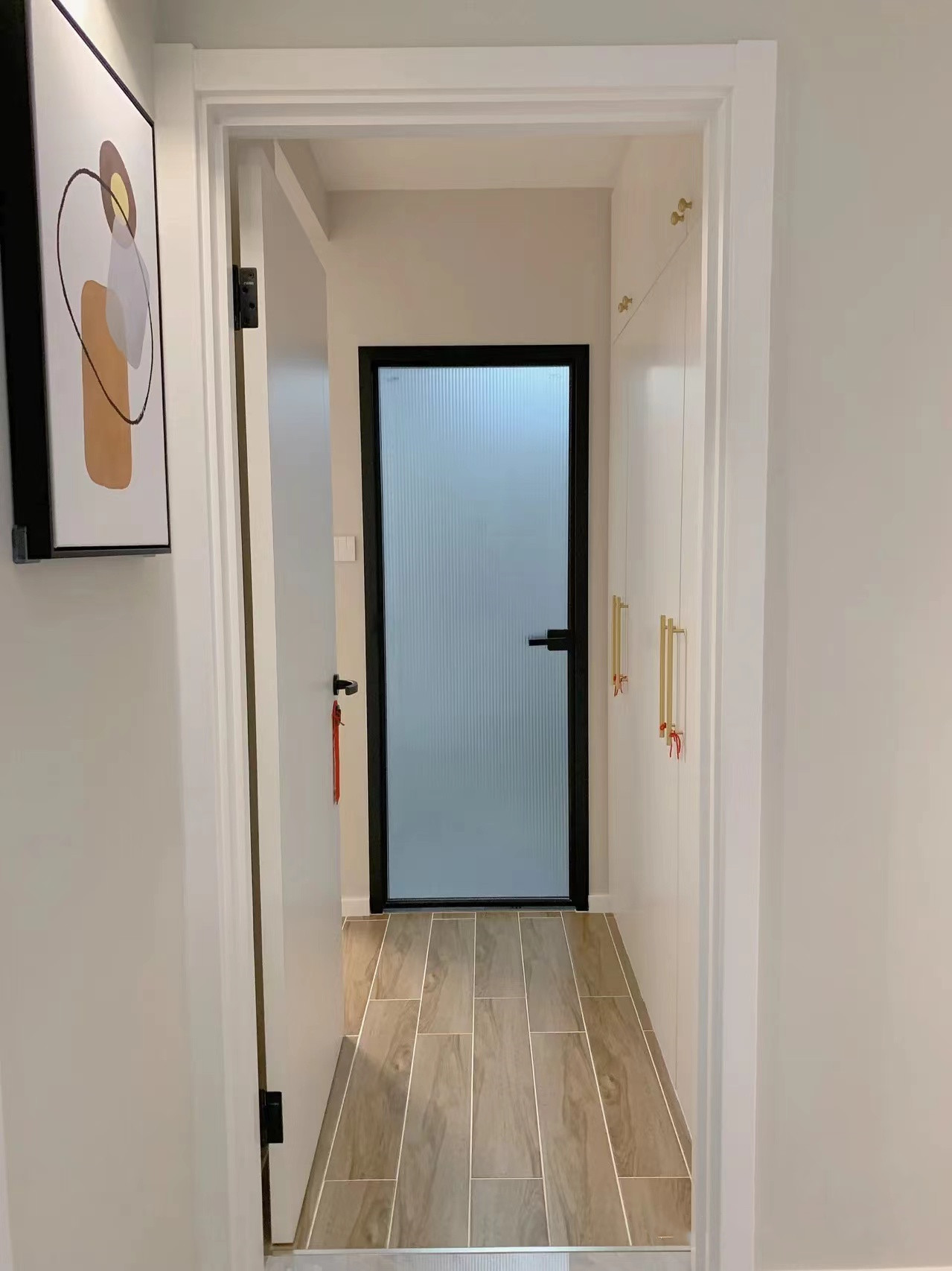 小户型进门鞋柜装修效果图大全,极简老房进门鞋柜简单大气