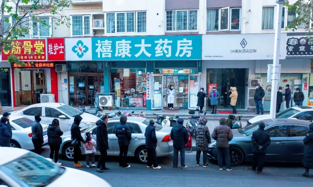 工人阳了，物流凉了，为什么我们买不到退烧药？