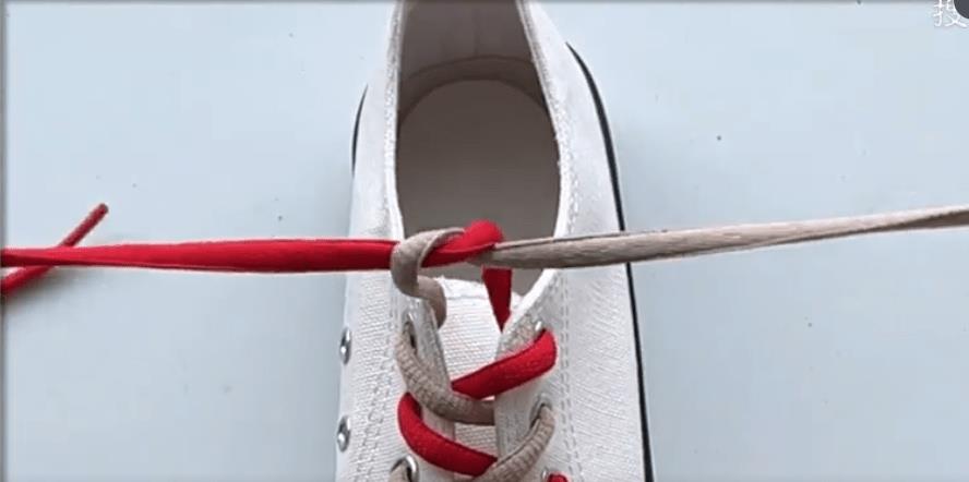 鞋带总散开是什么意思,鞋带总是散开应该怎样系