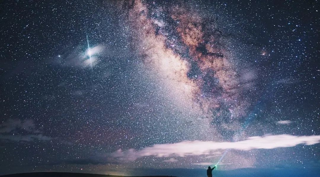 甘孜文旅局长化身侠客火出圈,火出圈啦