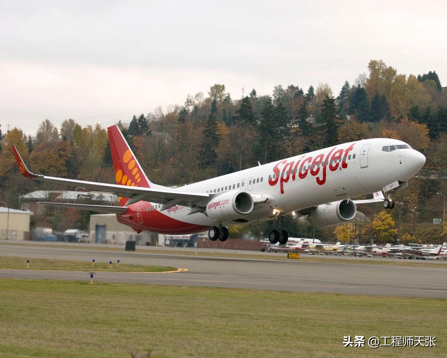 印度一航班降落时故障,印度航空737坠毁海上