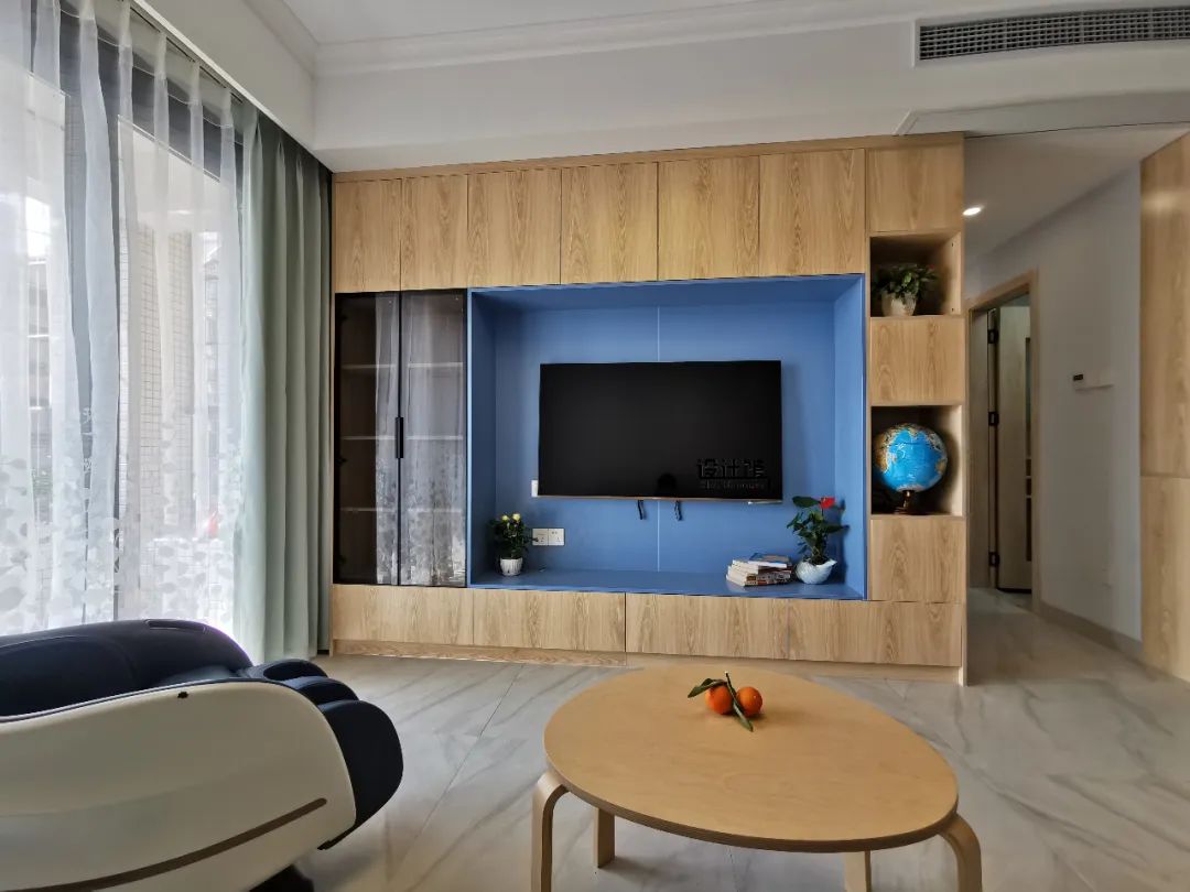 客厅电视机都支持壁挂吗,电视机放下面还是挂墙上