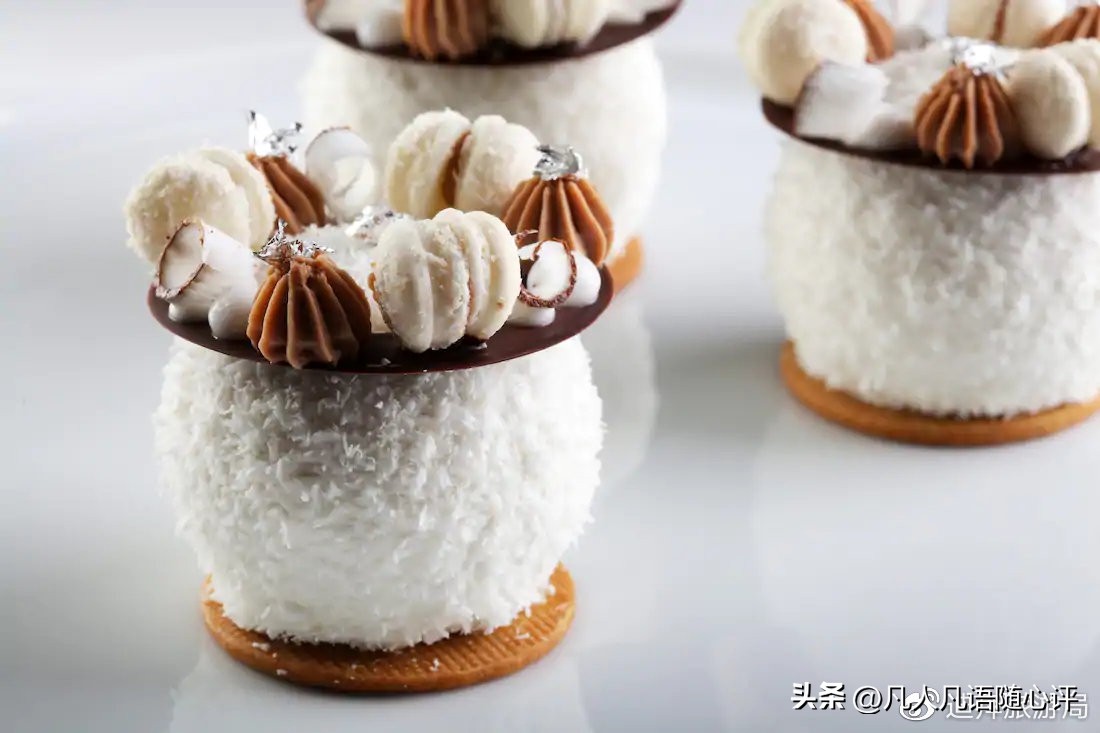 展开迪拜的这把“东方折扇”