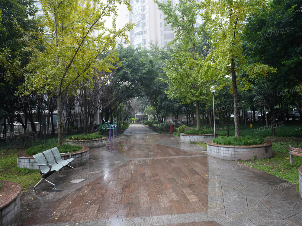 殡仪馆遗体美容师招聘,95后女孩当殡葬师