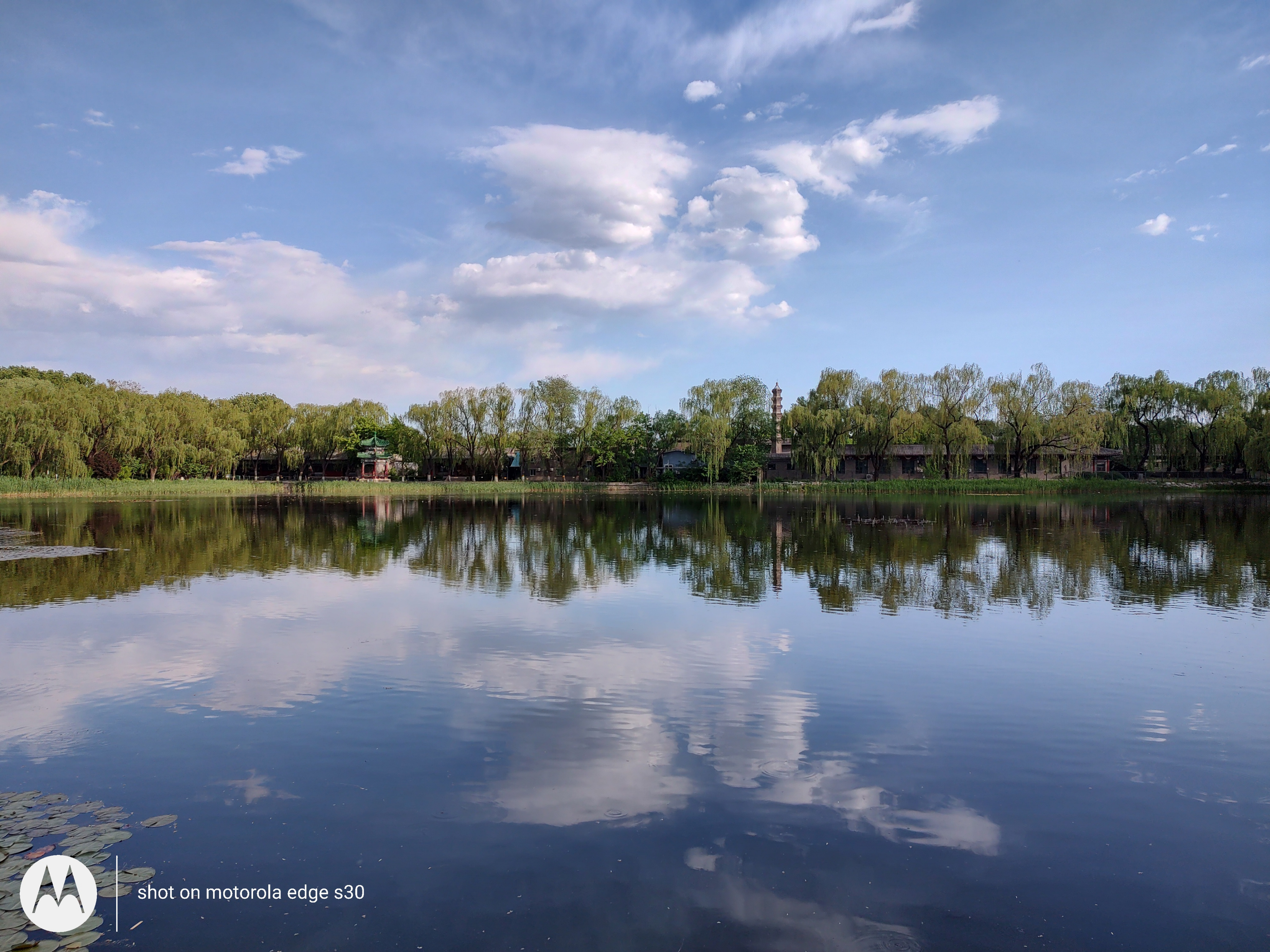 motoedges30手机,motoedges30值得入手吗