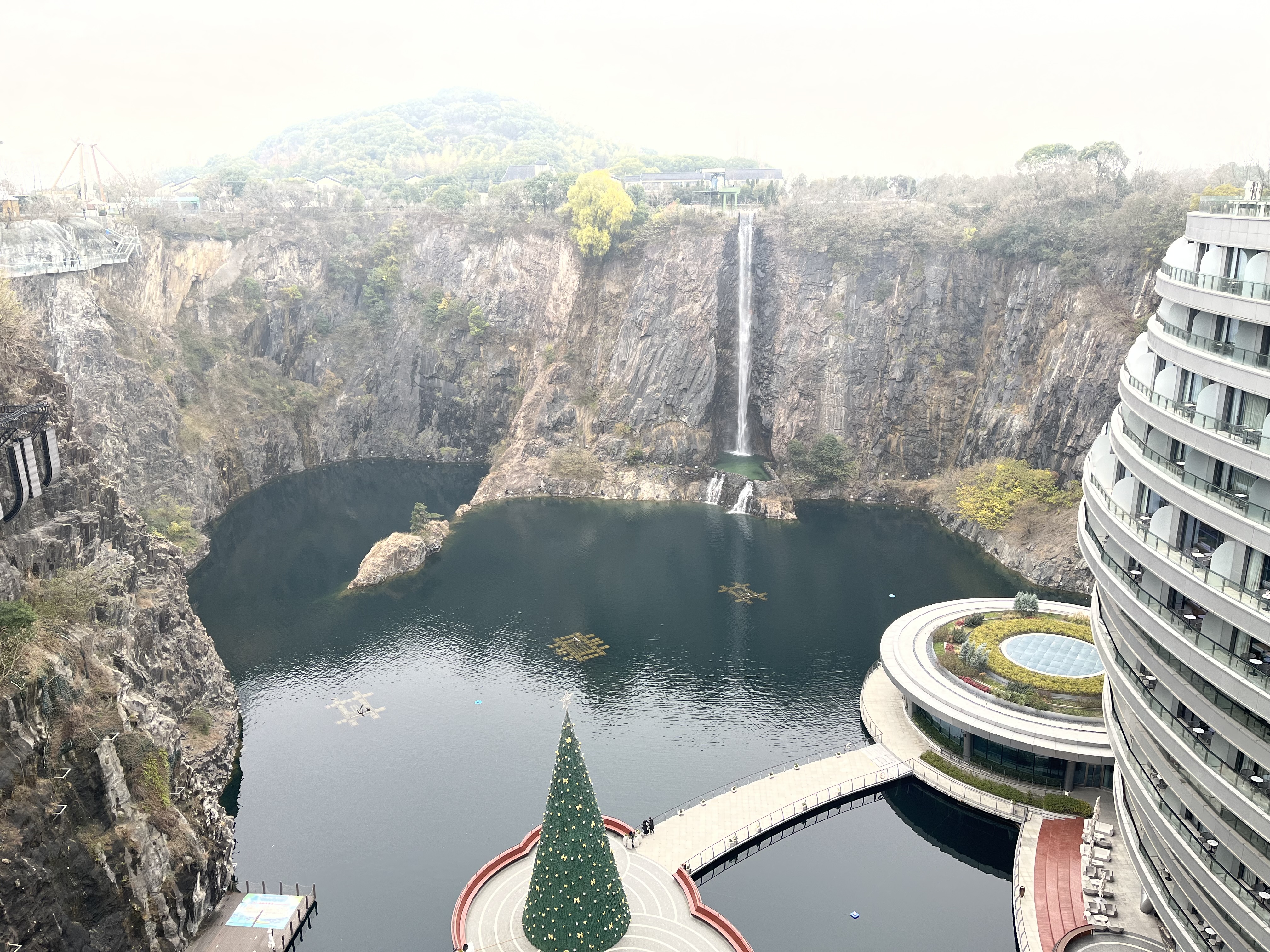 世茂深坑七星酒店,最著名的七星酒店