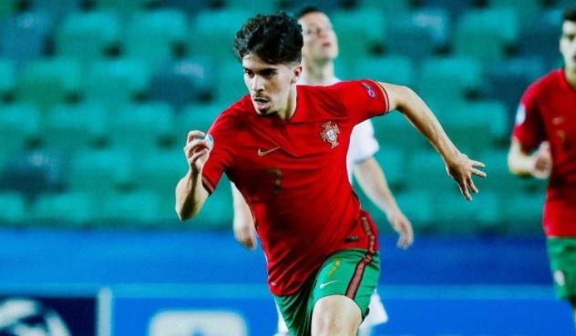 利物浦看上年轻锋线,利物浦再敲定一名中场大将