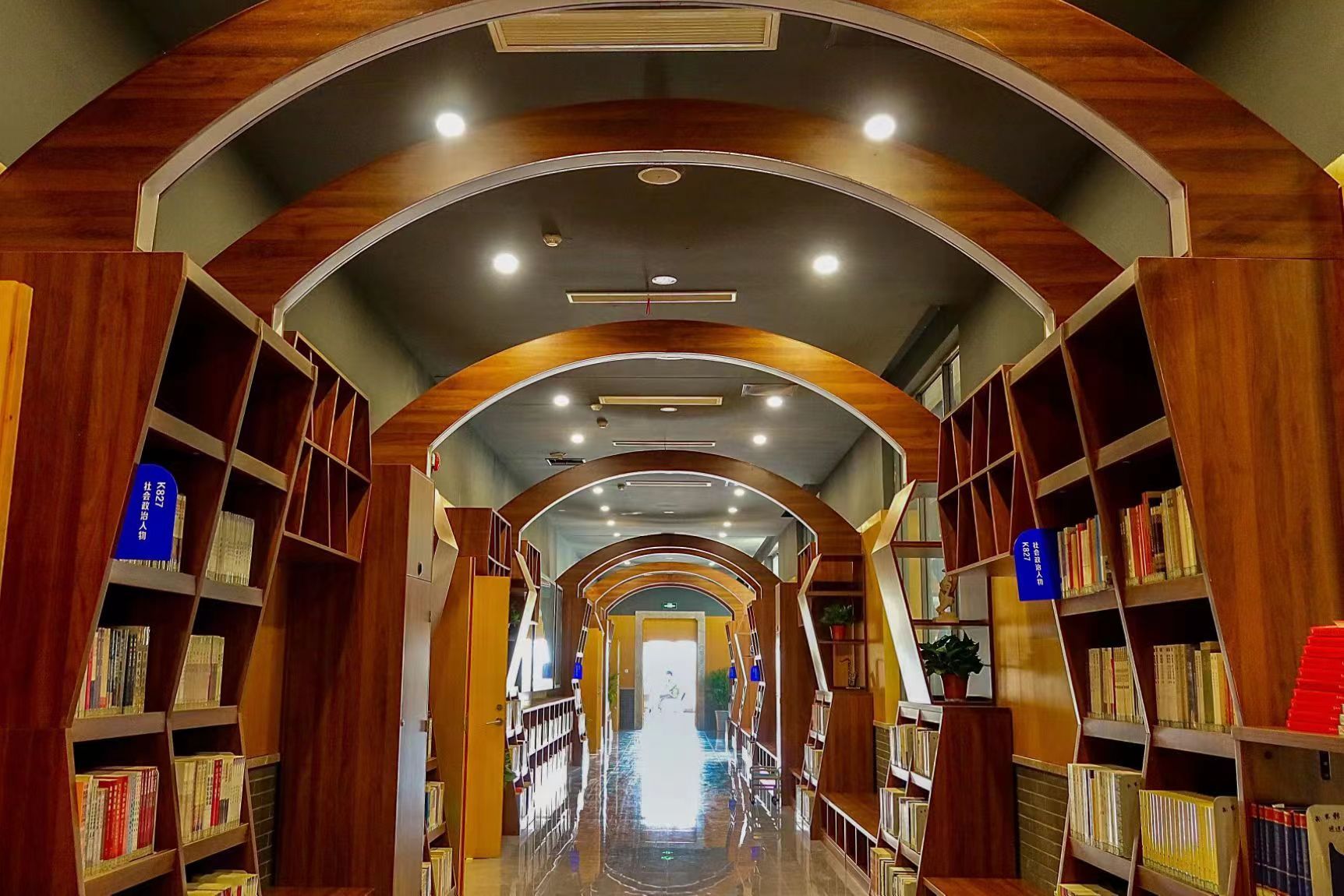 南京邮电大学通达学院物流,南京邮电大学通达学院商学院院长