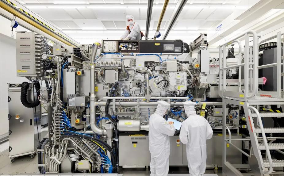 最近荷兰卖给中国光刻机了吗,荷兰对中国光刻机进展最新表态