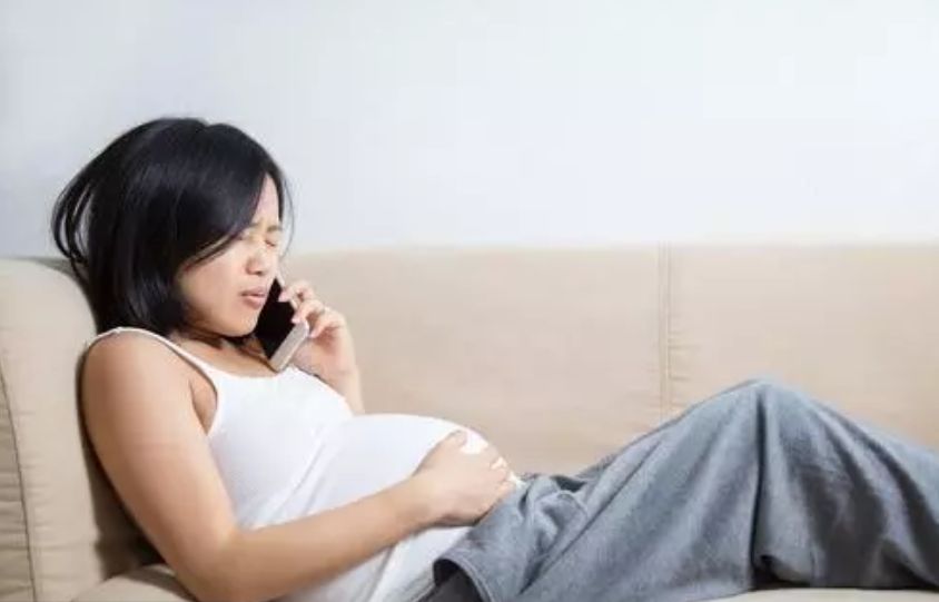 女儿孕期需喝椰子水，老爸买来一整车，这么喝真没问题吗？