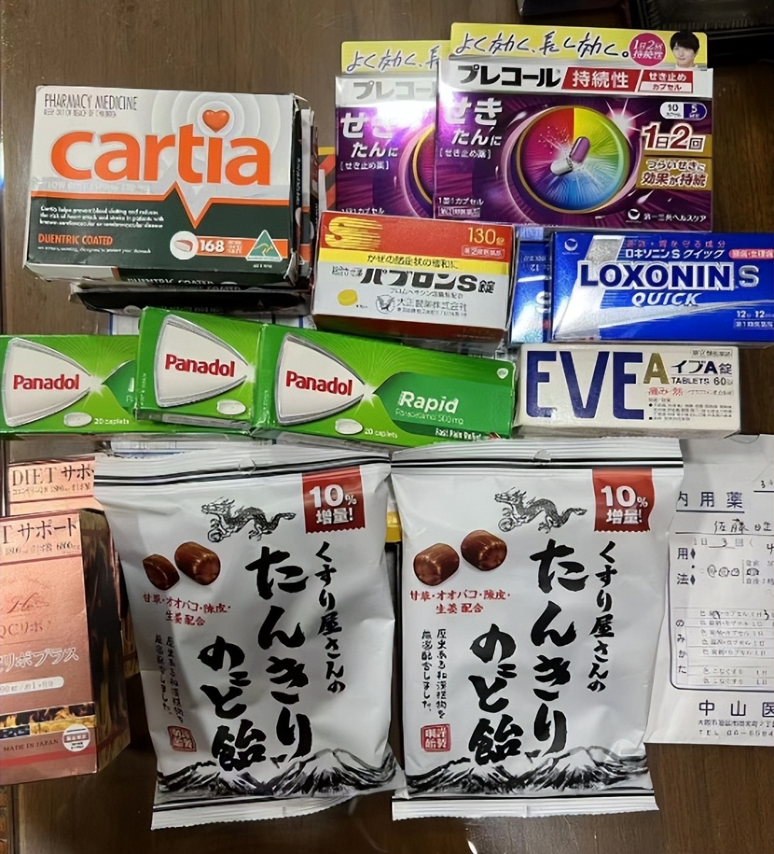 疫中老人的福音一一虹口区人大代表李万强送药上门