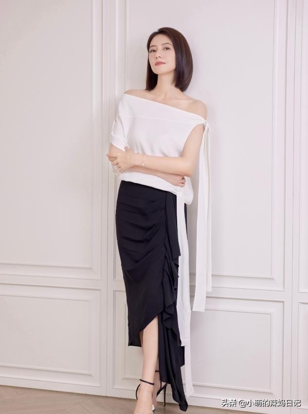 2020最火中短烫发20-30岁长发,适合头发很少又是长发的烫发