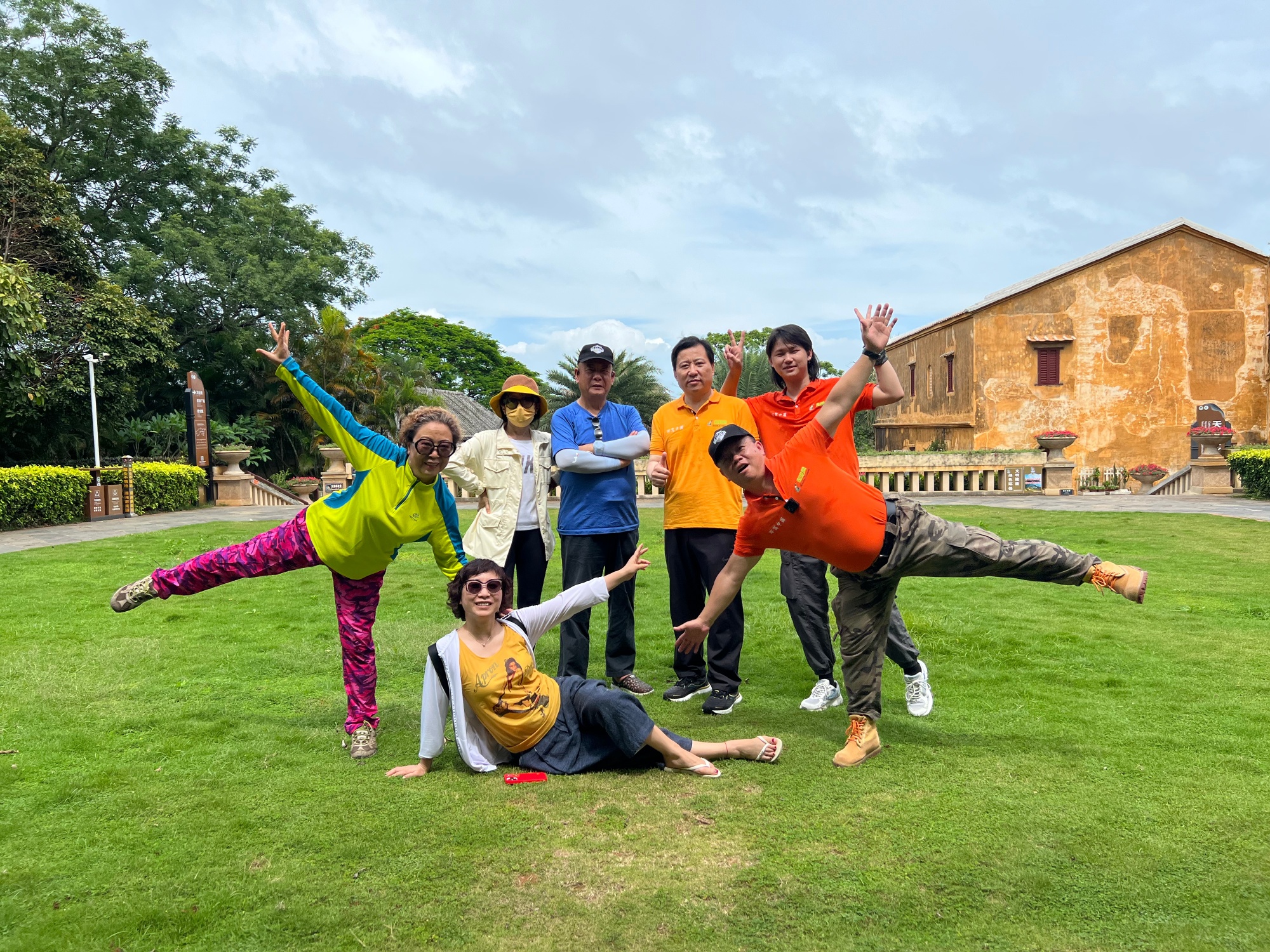 23辆车，64人，50天，17500公里，一辈子仅一次地环驾中国梦之旅