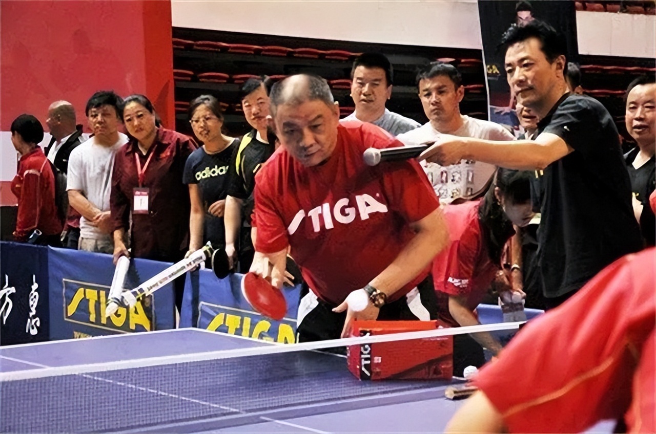 乒乓球教练王楠现在干什么,前国乒一姐王楠近况