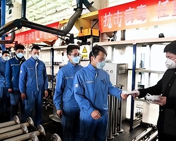 地摊日入9000？普工一年涨薪5元，年轻人逃离工厂是明智选择吗？