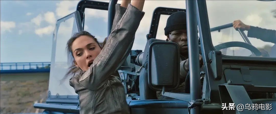 爽麻了！尺度美女全程飙车，它一回归，全球影迷都得高潮…