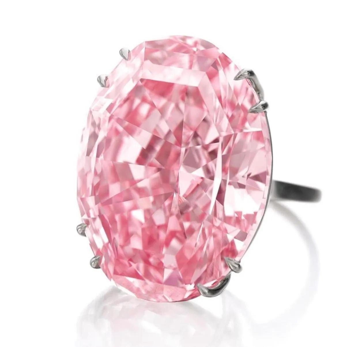 拍卖场上价值过亿的天价粉钻,全球最大蓝钻拍卖纪录