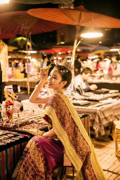 我,32岁外航空姐,卡航不要纹身和抽烟,宵禁不能出宿舍,管特严