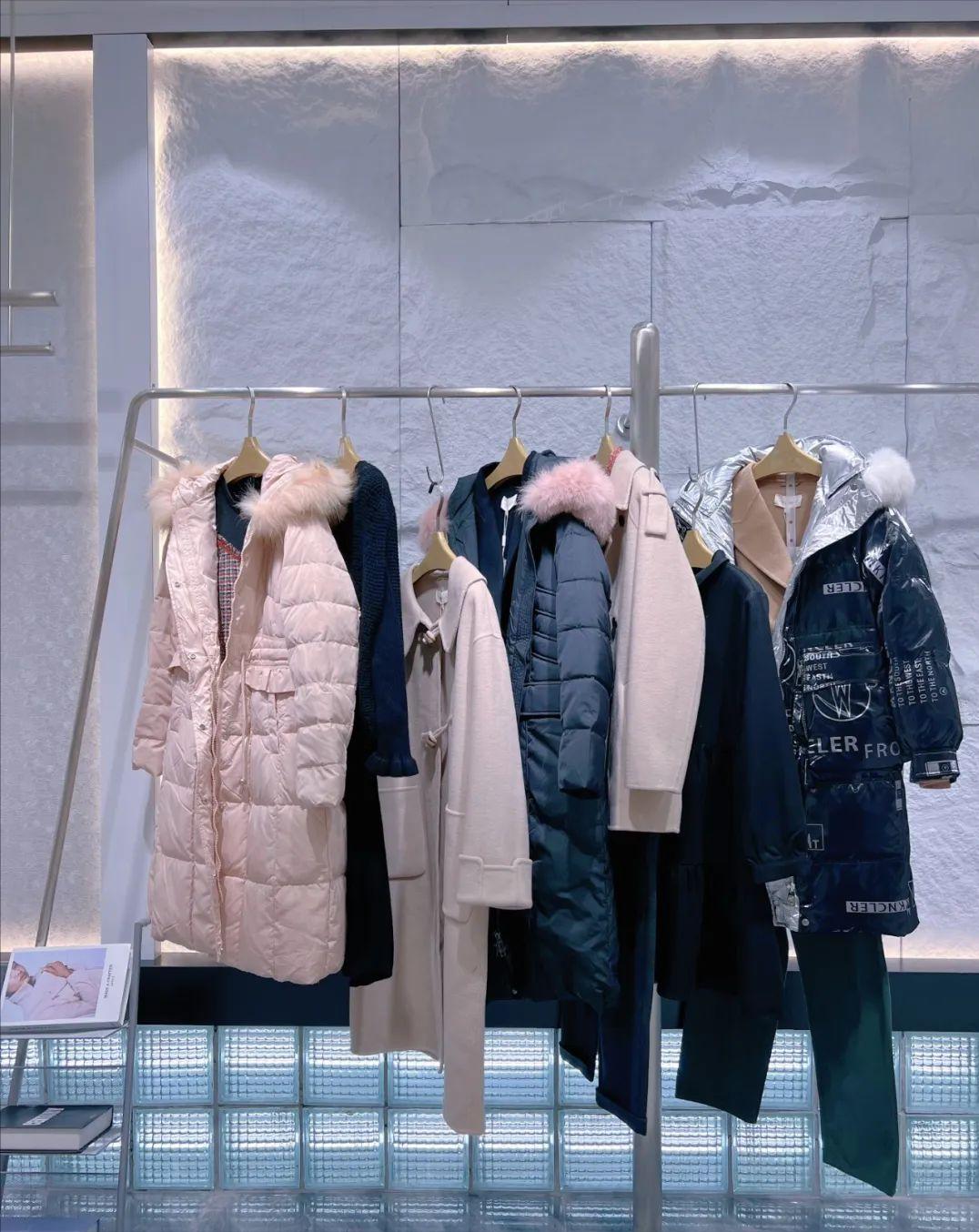 魔美名作冬装羽绒服图片,魔美名作女装官网羽绒服短款