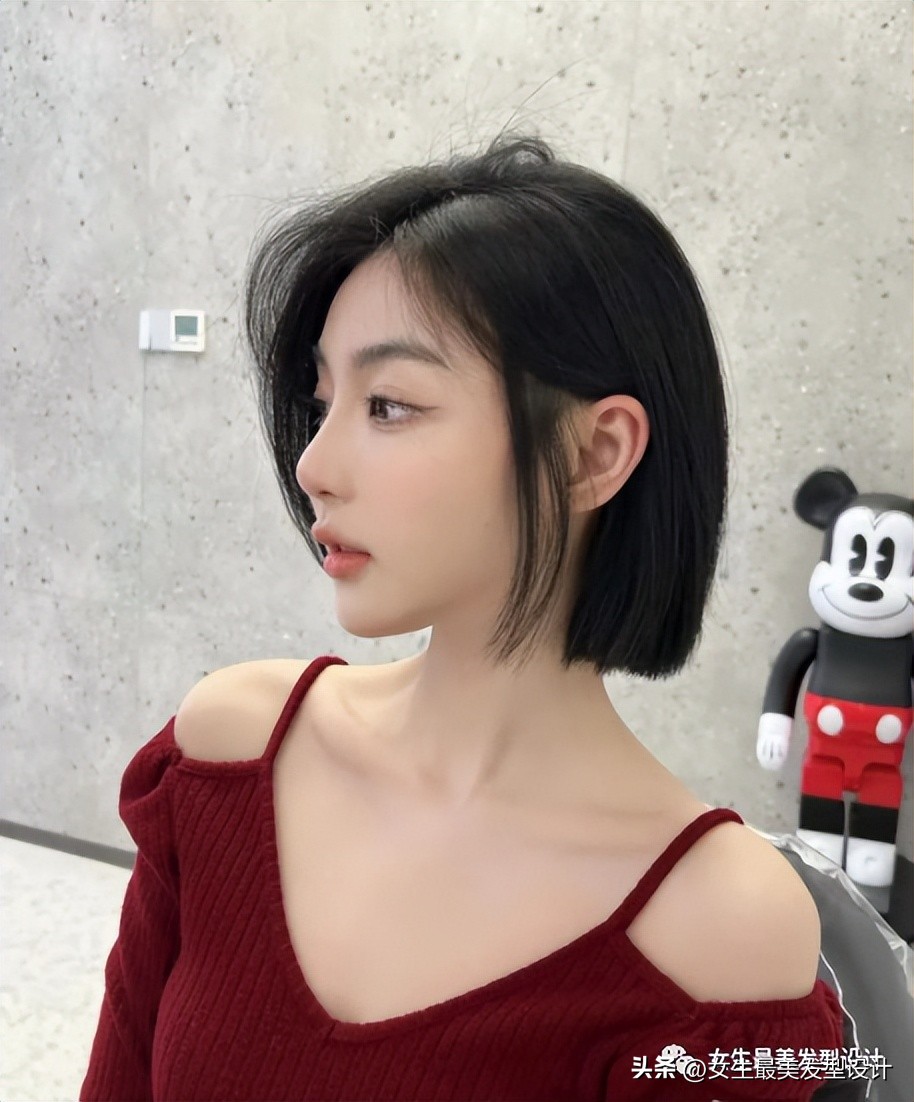 女生又酷又飒齐肩发打理,齐肩短发内扣优雅酷飒发型