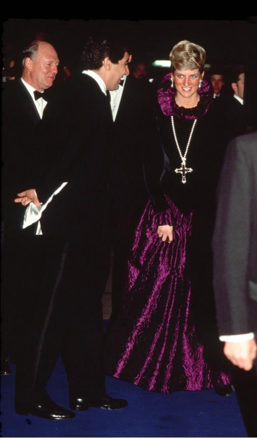 卡戴珊百万项链,卡戴珊买奢侈品