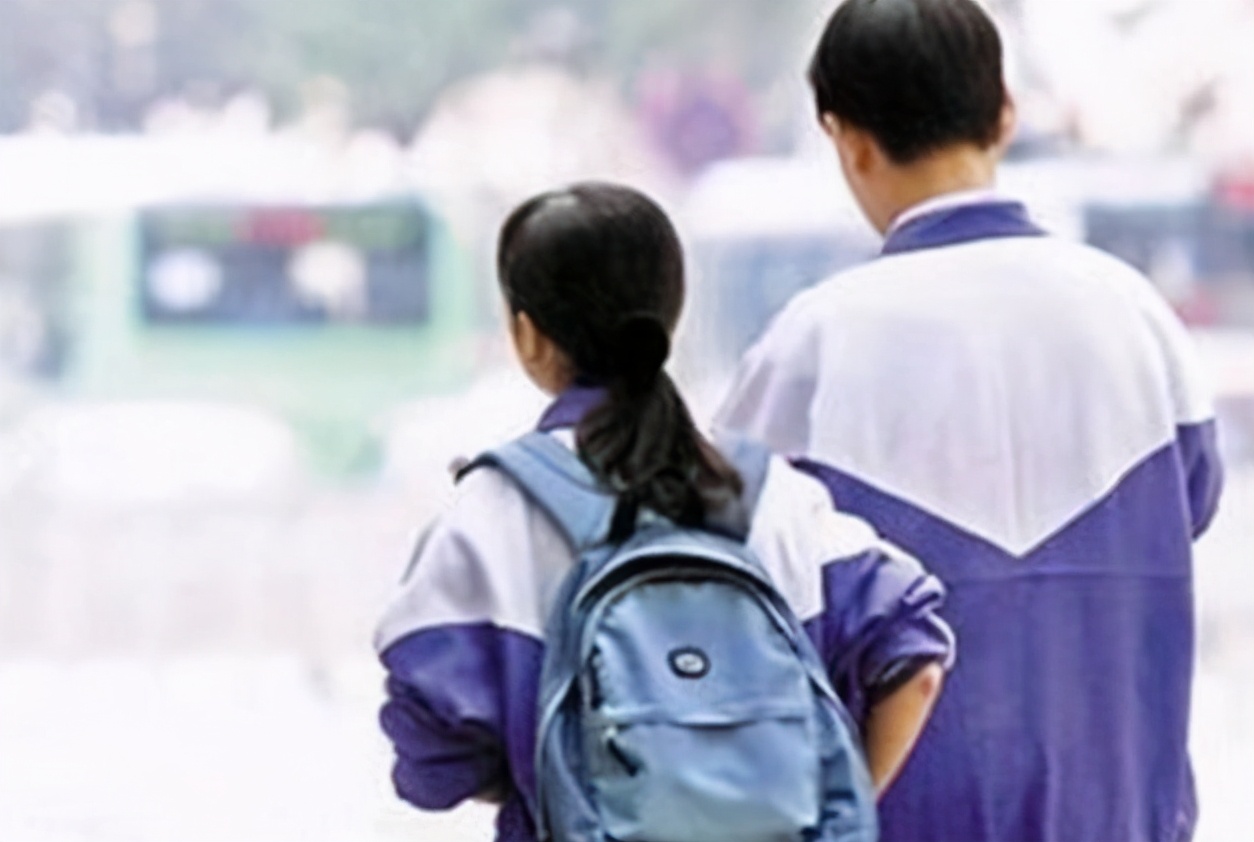 有自虐倾向的孩子如何开导,为什么孩子会选择轻生