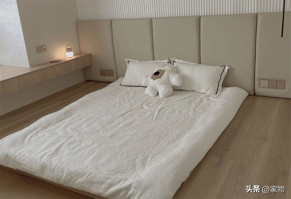 卧室感觉太大软装该怎么布置,卧室装修不好看怎么补救