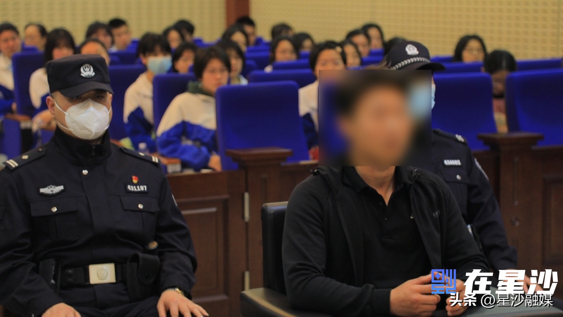 警惕！出售银行卡轻松赚钱？后果很严重！