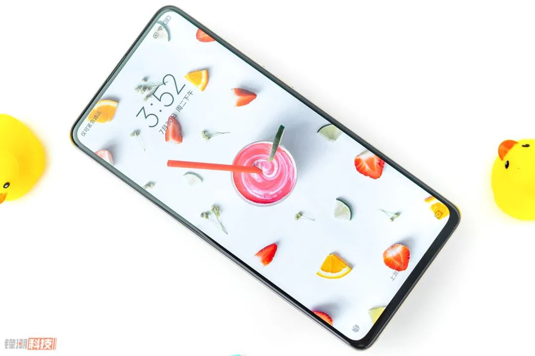 手机里面根本没有这个大块头的容身之地，但是这一次，不太一样了