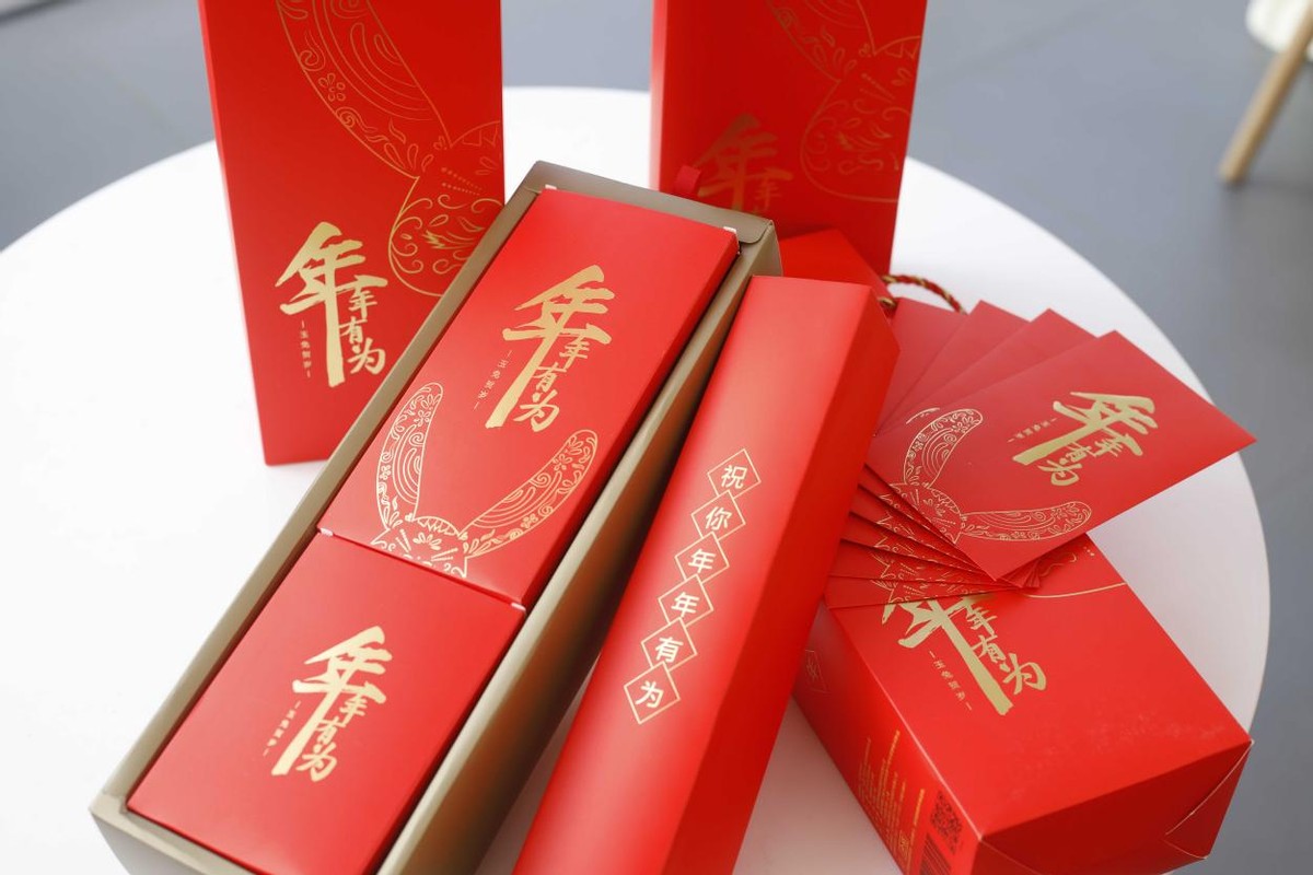 新年礼物就选华为pockets折叠屏,华为折叠屏pockets有蓝杠