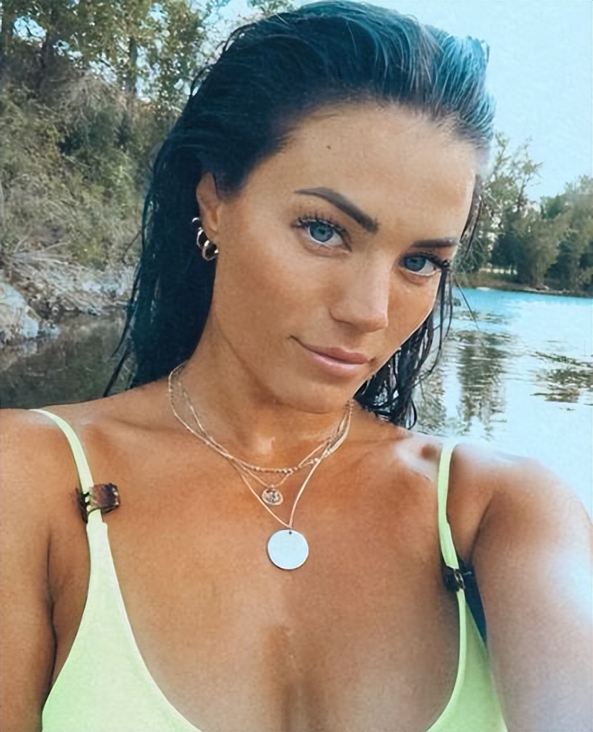 乔治娜怎么与c罗相识,乔治娜和c罗第一次约会