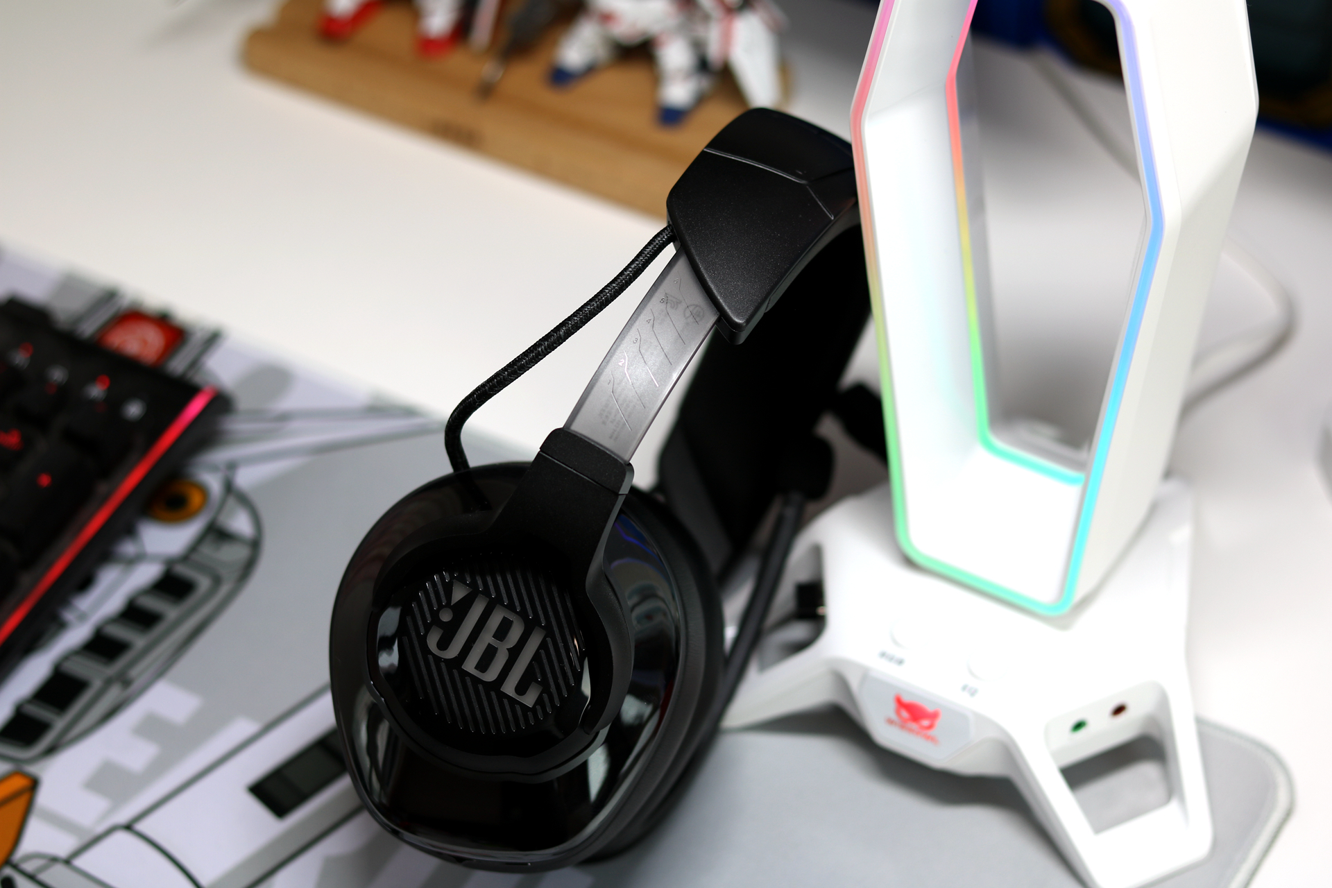 2000块钱买个蓝牙音箱值吗,专业人士jbl头戴式耳机推荐