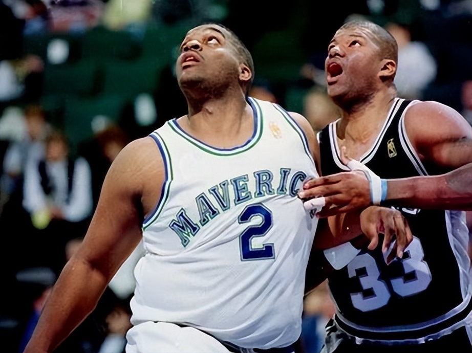 适合大体重男孩穿的篮球鞋,适合大体重男生的足球鞋