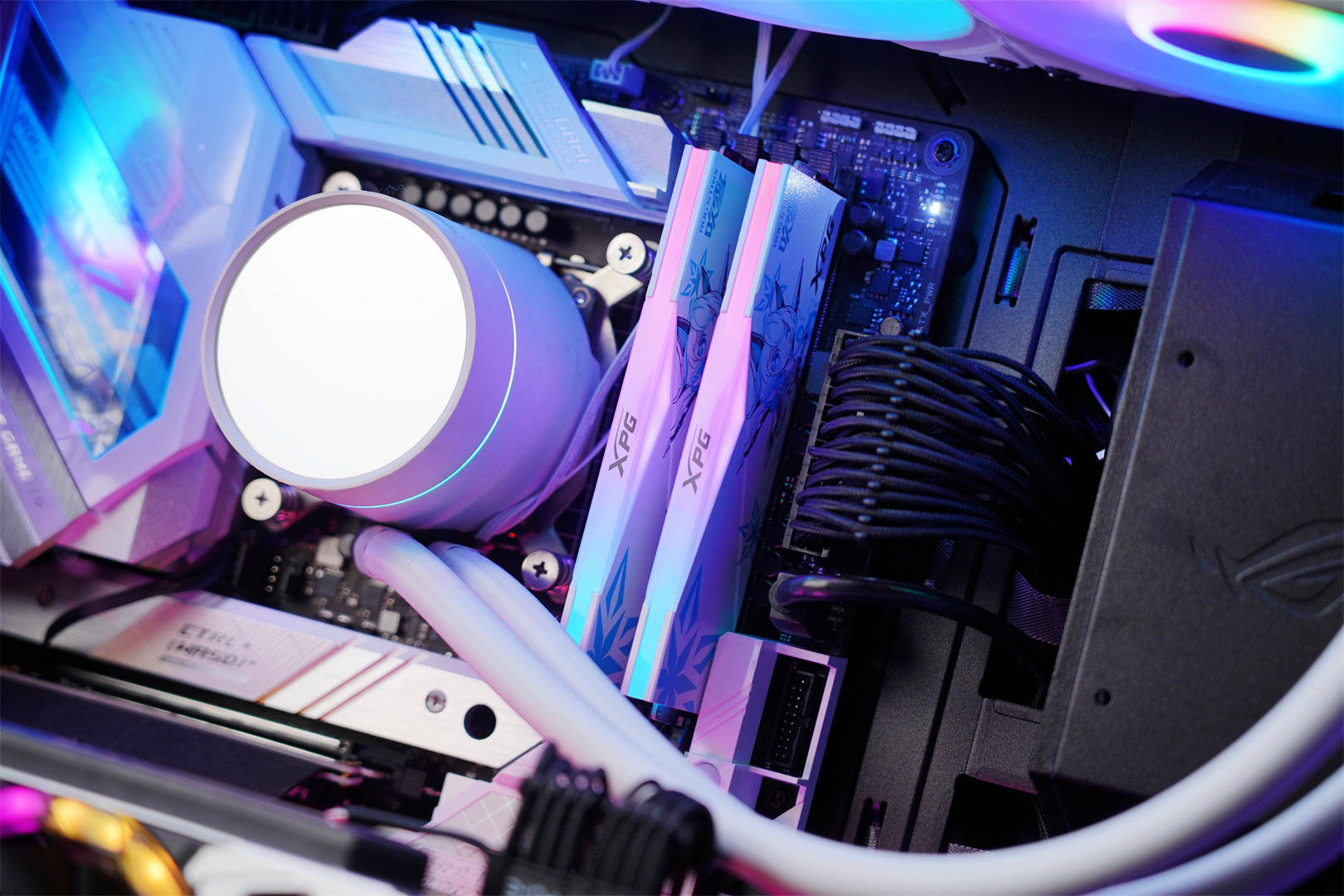 万事俱备，只等40系显卡上市，ROGTHOR1000PLATINUMII电源分享