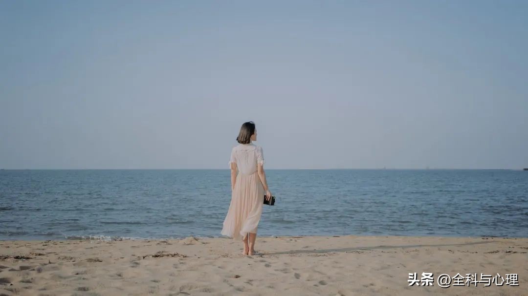 看不惯一个人说明自己也有问题,看不惯一个人最好的回击方式